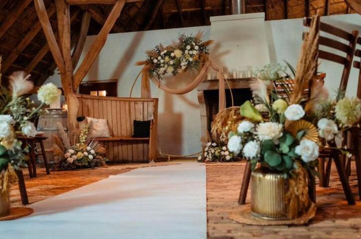 Trouwdecoratie Huren | Zijdenbloemen huren |, Hobby en Vrije tijd, Feestartikelen | Verhuur, Nieuw, Geboorte of Huwelijk, Ophalen