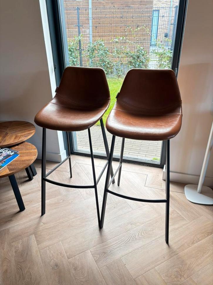 2x barkruk Franky (Dutchbone) cognac, Huis en Inrichting, Barkrukken, Zo goed als nieuw, 60 tot 90 cm, 2 krukken, Ophalen