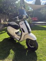 Vespa sprint 80cc brom, Fietsen en Brommers, Scooters | Vespa, Ophalen, Overige modellen, Maximaal 45 km/u, Zo goed als nieuw
