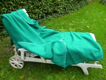 acryl knalgroene deken 20x180 cm 2 pers beschikbaar voor biedingen