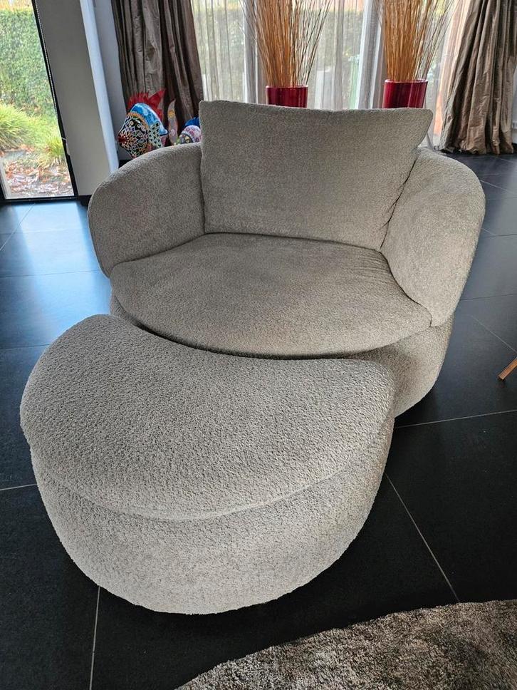 Loveseat draaibaar, Huis en Inrichting, Banken | Sofa's en Chaises Longues, Zo goed als nieuw, Tweepersoons, Minder dan 150 cm
