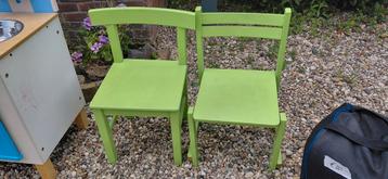 2x nette kinderstoelen beschikbaar voor biedingen