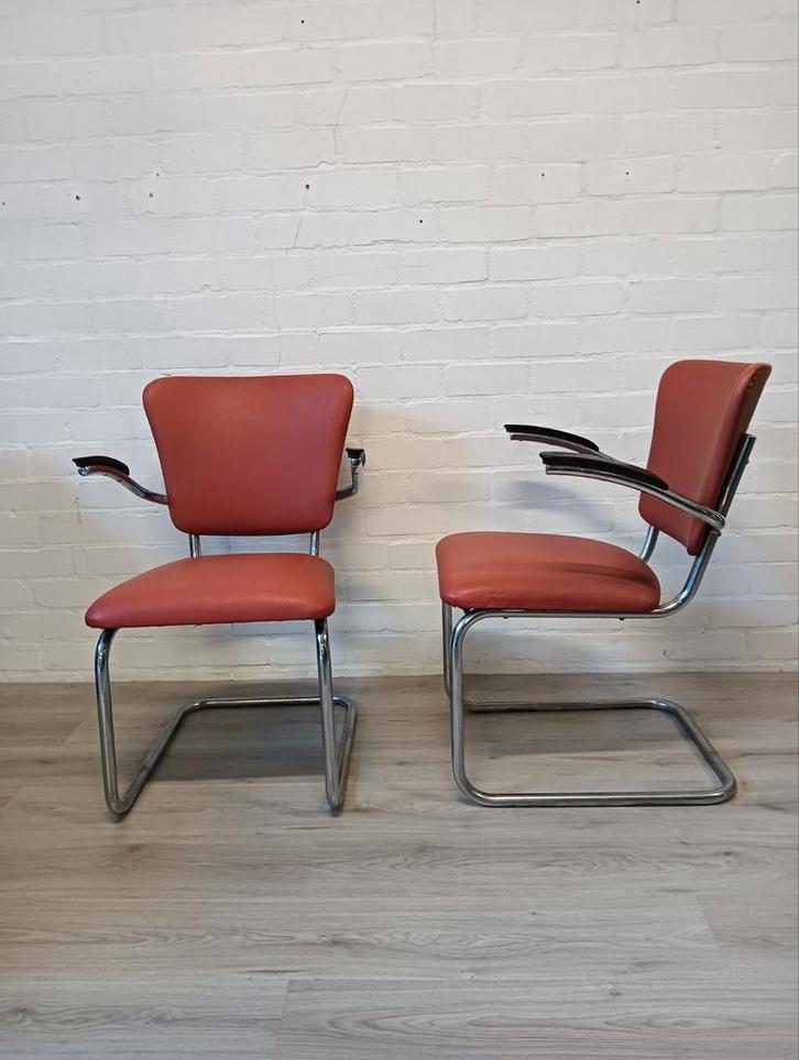 Vintage Rode Buizenframe Stoelen - Set van Twee, Huis en Inrichting, Stoelen, Gebruikt, Twee, Metaal, Stof, Rood, Ophalen