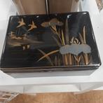 Zwart Japans houten lakdoos met goudopdruk., Antiek en Kunst, Ophalen of Verzenden