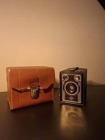 Vintage Agfa Box Camera met Tas beschikbaar voor biedingen
