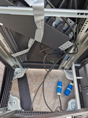 HP Serverkast - verouderd model 90x60x200 beschikbaar voor biedingen