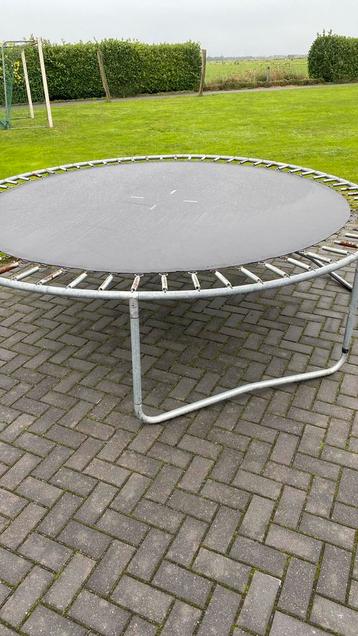Trampoline  beschikbaar voor biedingen