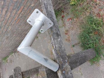 Bevestiging Schotelantenne  beschikbaar voor biedingen