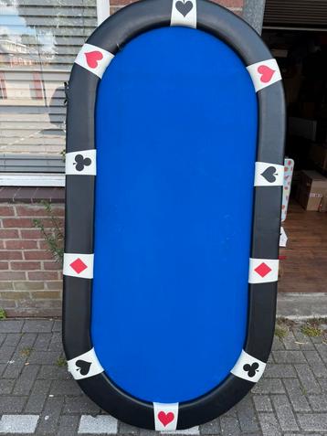 Inklapbare pokertafel beschikbaar voor biedingen
