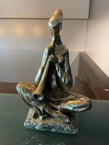 Goudkleurig beeld vrouw met fluit - Leonardo Art beschikbaar voor biedingen