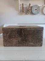 Erg oude grote kist, Ophalen