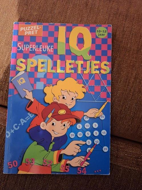 puzzelboek met IQ-spelletjes, Hobby en Vrije tijd, Denksport en Puzzels, Zo goed als nieuw, Puzzelboek, Ophalen of Verzenden
