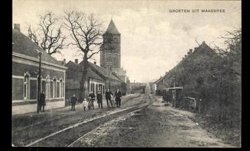 Maasbree (L.), Straatgezicht met Tramrails en volk ca. 1916 beschikbaar voor biedingen