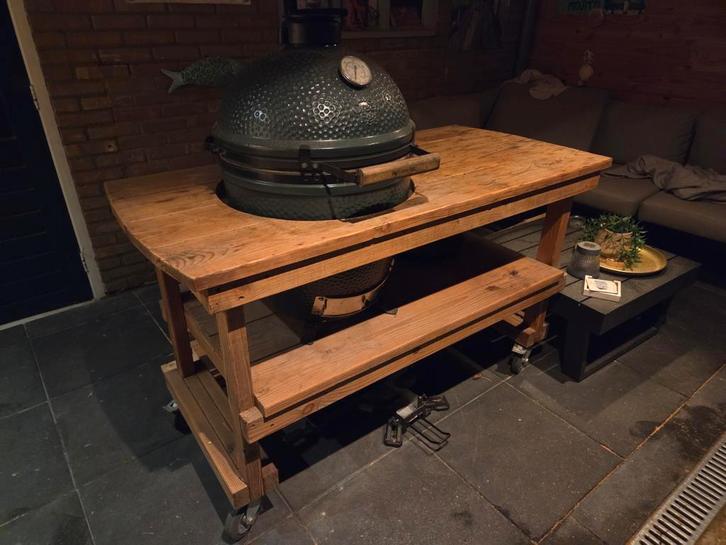 Verrijdbare tafel van douglas kamado, Tuin en Terras, Buitenkeukens, Zo goed als nieuw, Houtskool, Ophalen