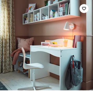 IKEA Smagora kinder bureau + stoel + bovenkast + wandlampje beschikbaar voor biedingen