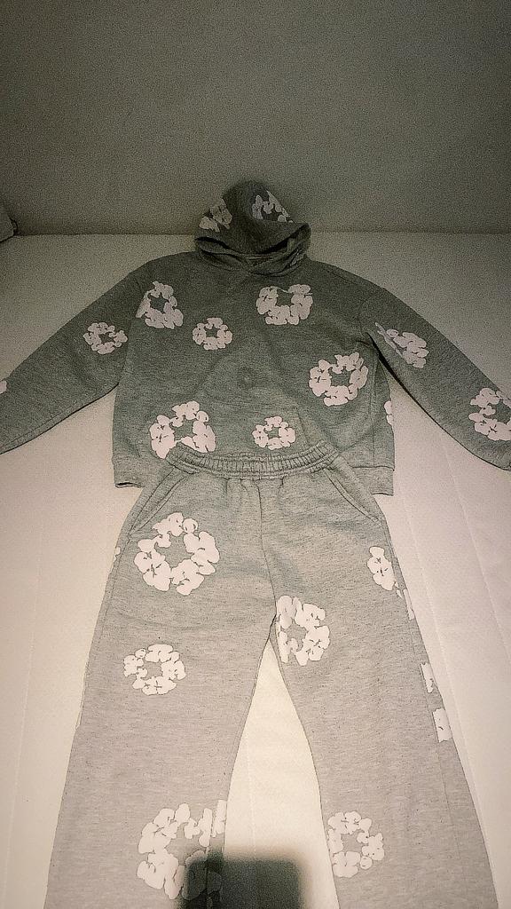 Denim Tears Tracksuit - Zo Goed Als Nieuw, Kleding | Dames, Ophalen of Verzenden, Zo goed als nieuw, Grijs