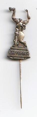 Rotterdam speld: Zadkine de Verwoeste Stad, Verzamelen, Speldjes, Pins en Buttons, Ophalen of Verzenden, Overige onderwerpen, Speldje of Pin