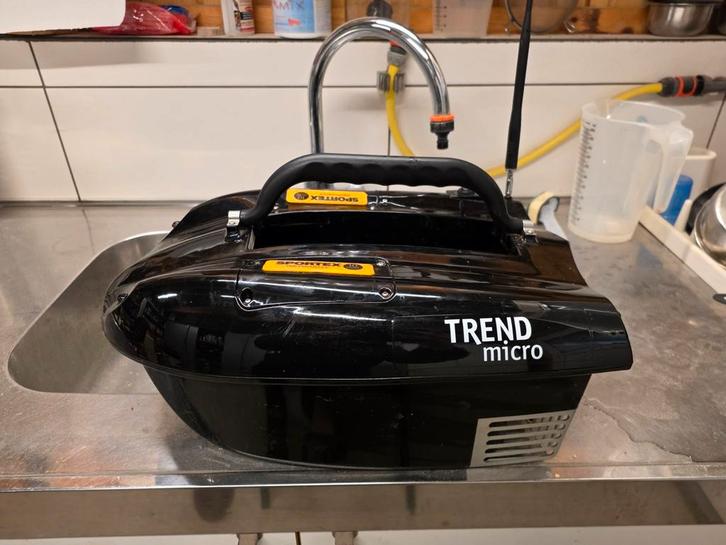 Mooie en goede Trend micro voerboot, Watersport en Boten, Hengelsport | Karpervissen, Gebruikt, Overige typen, Ophalen of Verzenden