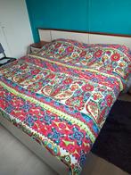 Dubbel bed + 2 nachtkastje  GRATIS  ., Ophalen, Zo goed als nieuw, Tweepersoons, Dekbedovertrek