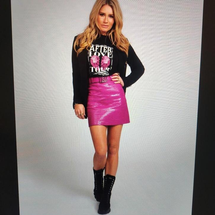 NIKKIE  magenta roze rok en Nona rokje, Kleding | Dames, Rokken, Zo goed als nieuw, Maat 38/40 (M), Roze, Boven de knie, Verzenden
