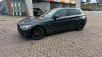 BMW 1-Serie 116pk Aut 2017 Zwart, Auto's, 4 cilinders, Zwart, Origineel Nederlands, Particulier