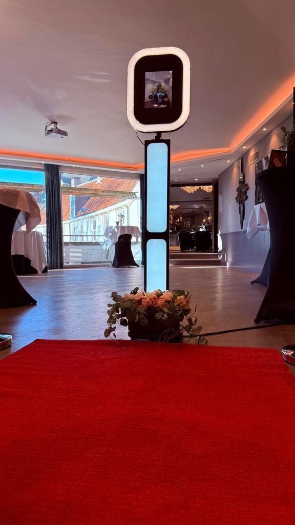 Photobooth Huren – all black!! Inclusief Onbeperkt Printen, Hobby en Vrije tijd, Feestartikelen | Verhuur, Nieuw, Ophalen