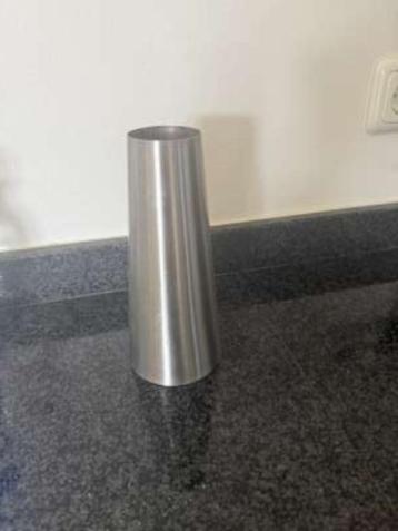 2 vazen beschikbaar voor biedingen