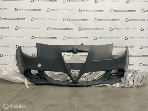 Voorbumper Alfa Romeo Giulietta PDC NIEUW ORIG 50541741, Auto-onderdelen, Carrosserie en Plaatwerk, Bumper, Alfa Romeo, Voor, Gebruikt