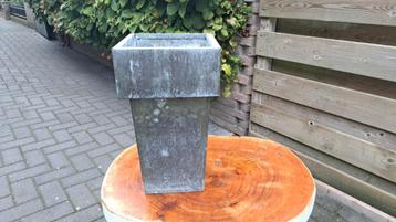 Zinken plantenbak  beschikbaar voor biedingen