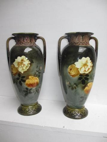 Antieke Art Nouveau Majolica vazen in zeer goede staat. beschikbaar voor biedingen