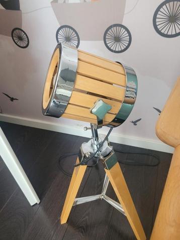 Stylish lamp beschikbaar voor biedingen