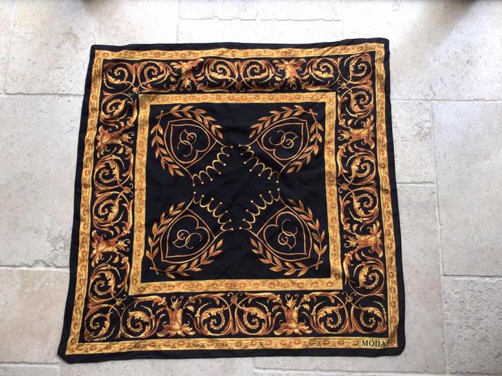 Goudkleurige sjaal, Mona DC, Kleding | Dames, Mutsen, Sjaals en Handschoenen, Zo goed als nieuw, Sjaal, Maat 46/48 (XL) of groter