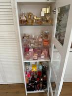 61 parfums te koop aangeboden inclusief kastje, Verzamelen, Parfumfles, Ophalen of Verzenden, Zo goed als nieuw