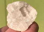 Bergkristal geode uit Marokko mineralen 1, Verzamelen, Mineralen en Fossielen, Ophalen of Verzenden, Mineraal