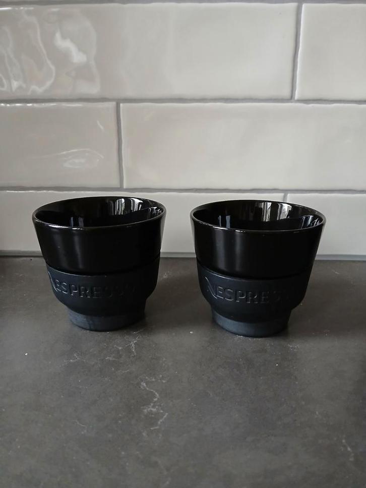 Nespresso Touch Cappuccino kopjes (2), Huis en Inrichting, Keuken | Servies, Zo goed als nieuw, Kop(pen) en/of Schotel(s), Overige stijlen