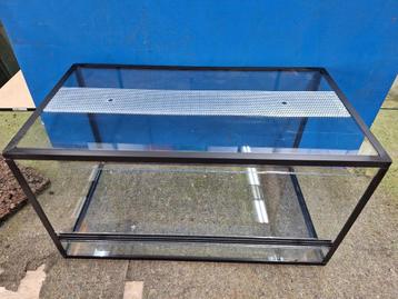 Terrarium 50*40*65 cm afgewerkt NIEUW aanbieding beschikbaar voor biedingen