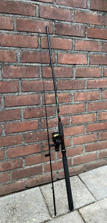 Shakespeare Carbon Feeder met Shimano Aero GT XT-7 molen beschikbaar voor biedingen