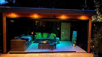 Overkapping Blokhut Veranda Bestrating Schutting beschikbaar voor biedingen