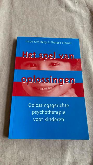 Het spel van oplossingen beschikbaar voor biedingen