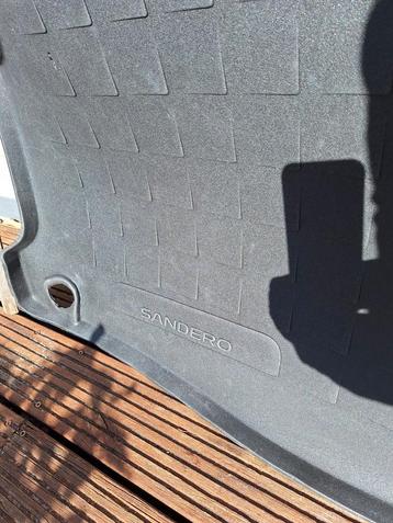 Dacia Sandero kofferbakmat beschikbaar voor biedingen