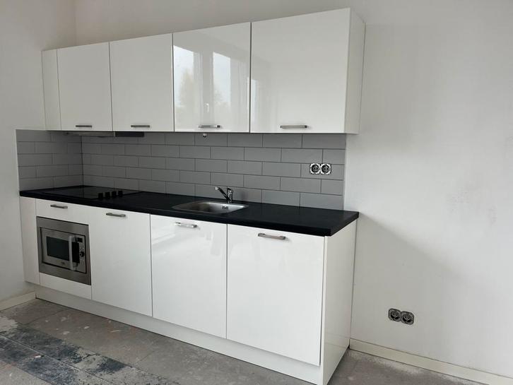 Complete inbouw keuken 2018, Huis en Inrichting, Keuken | Complete keukens, Gebruikt, Enkelwandige keuken, Wit, Kunststof, Hoogglans of Gelakt