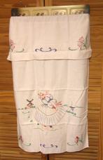 voordoek/ overdoek 85 x 57 cm/ Boerin met kind, Antiek en Kunst, Antiek | Keukenbenodigdheden, Ophalen of Verzenden