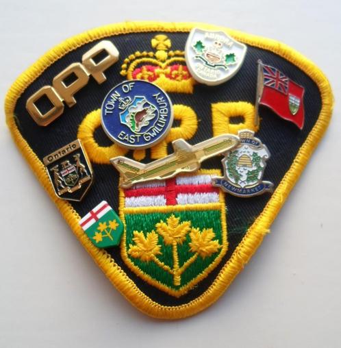 Mouwembleem  Ontario Provincial Police. + verschillende pins, Verzamelen, Speldjes, Pins en Buttons, Zo goed als nieuw, Speldje of Pin