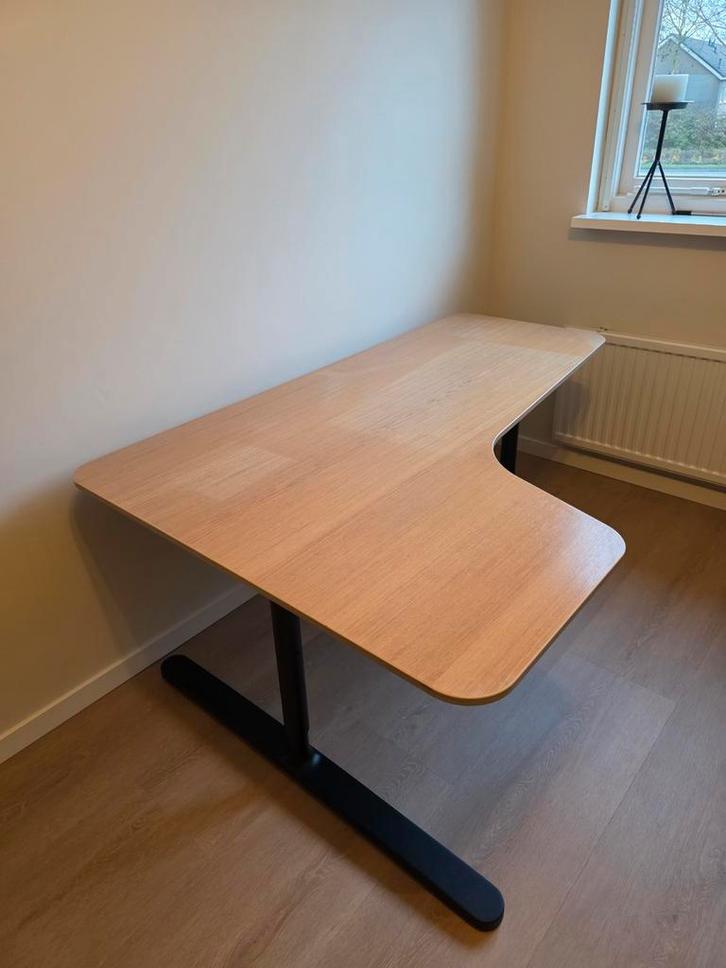 IKEA Bekant Bureau, Huis en Inrichting, Bureaus, Zo goed als nieuw, Bureau, In hoogte verstelbaar, Ophalen
