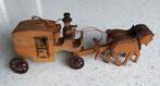 Houten miniatuur POSTKOETS koetsier en paarden - 11 cm, Ophalen of Verzenden, Zo goed als nieuw, Overige typen