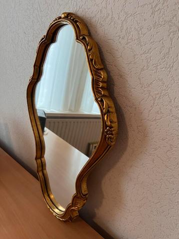 Antieke Kuifspiegel met Gouden Rand beschikbaar voor biedingen
