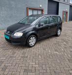 Volkswagen Touran 1.6 85KW AUT 2006 Zwart APK 05-11-2026, Stof, 74 €/maand, 4 cilinders, 1445 kg