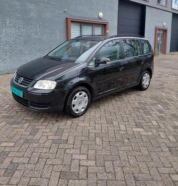 Volkswagen Touran 1.6 85KW AUT 2006 Zwart APK 05-11-2026 beschikbaar voor biedingen