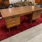 Groot en degelijk teak jaren vijftig bureau, mogelijk Deens, Ophalen, Gebruikt, Bureau
