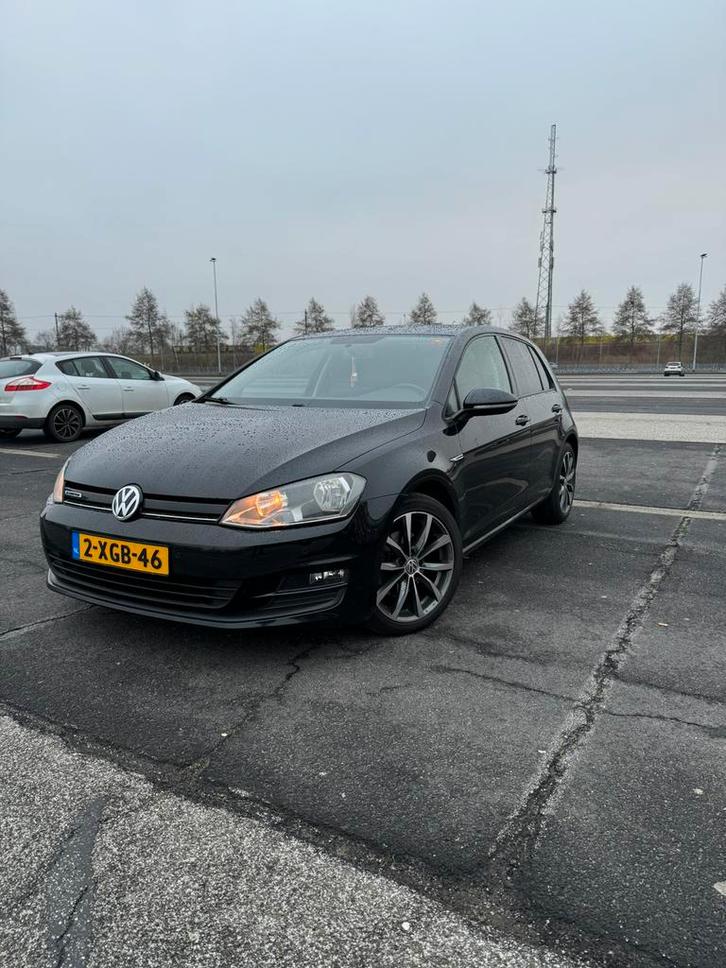 Volkswagen Golf 1.6 TDI 81KW 5D Blue Motion 2014 Zwart, Auto's, Volkswagen, Golf, ABS, Airbags, Airconditioning, Alarm, Bluetooth